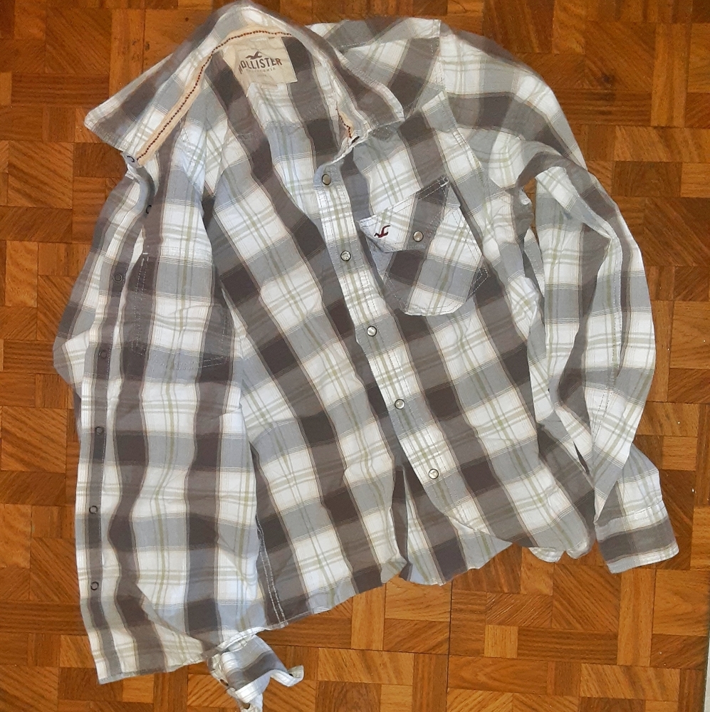 * 2 for 15* Mens L (fits like med.) Hollister button up